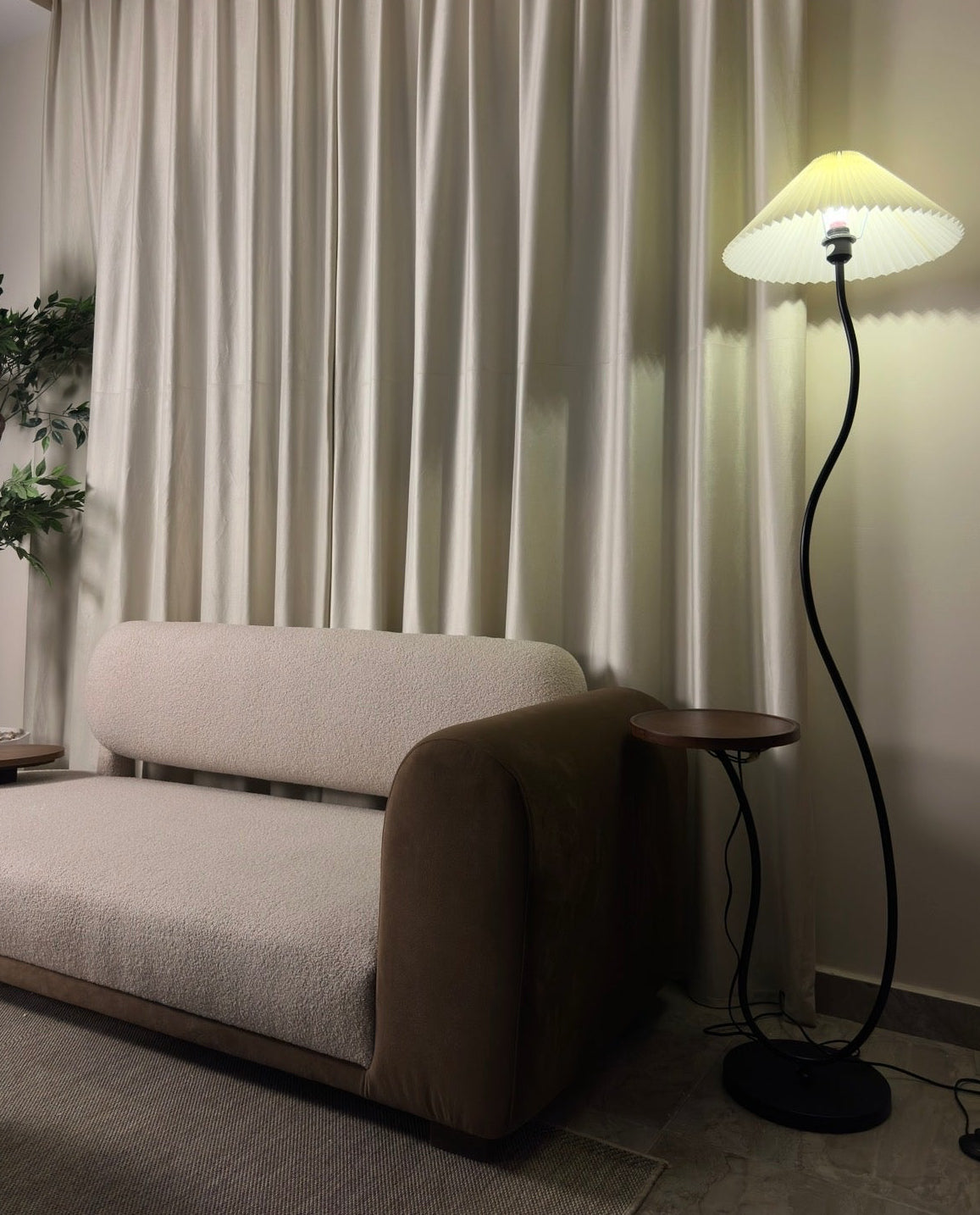 Vega floor lamp