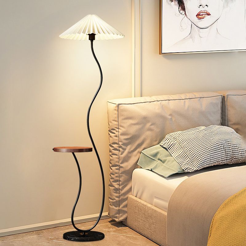 Vega floor lamp
